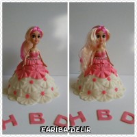 کیک با تزیین فوندانت