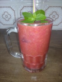 میکس هندوانه و توت فرنگی