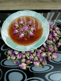 مربا گل سرخ