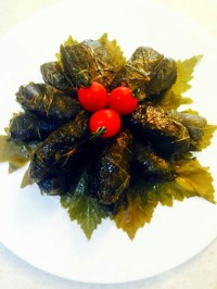 دلمه برگ مو با مرغ