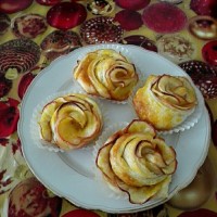 شیرینی گل رز سیبی