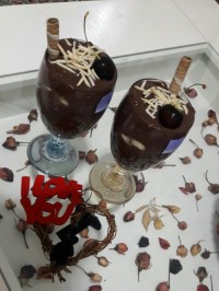 دسر شکلاتی مغزدار فرناز