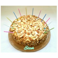 کیک گلابی با بادام