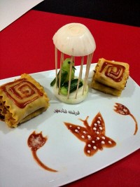 رول لازانیا با سس گوجه