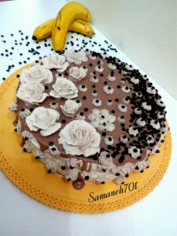 کیک خامه ای با فیلینگ موز و گردو