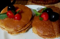 پنکیک با سس کاراملی