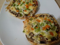 پیتزا روی نون همبرگر