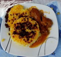 زرشک پلو با مرغ لیمویی.