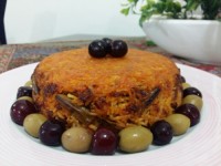 لوبیا پلو با ته دیگ سیب زمینی رنده شده