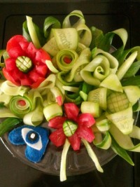 تزئین خیار وگوجه