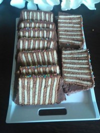 اینم برش خورده کیک یخچالی