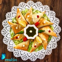 پیراشکی گوشت با خمیر یوفکا