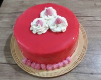 کیک اسفنجی با روکش سس براق