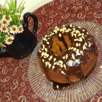 کیک با سس شکلاتی