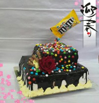 کیک اسفنجی با روکش گاناش