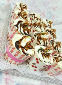 کاپ کیک با خامه پرتقالی