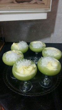 اب طالبی با بستنی