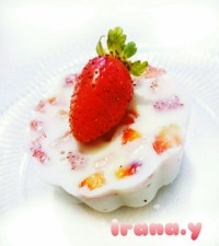 ژله توت فرنگی ژاپنی