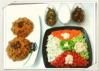 دمپخت گوشت ولوبیا سبز باسالادو ترشی انبه وماست