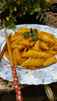 پاستا با سس سیر و پنیر