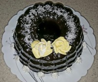 کیک اسفنجی با روکش گاناش