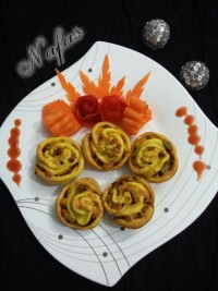 پیراشکی کالباس مدل گل رز