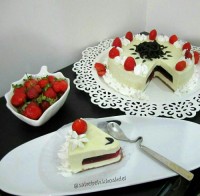 باواریا با مغز ژله توت فرنگی