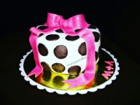 کیک با روکش فوندانت