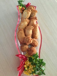 پیراشکی و ناگت مرغ پنیری