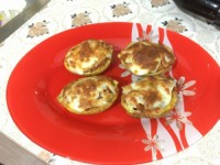 سیب زمینی تنوری شکم پر با سوسیس و پنیر