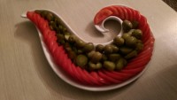 ایده چیدمان گوجه و خیارشور
