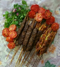 کباب و جوجه کباب چوبی