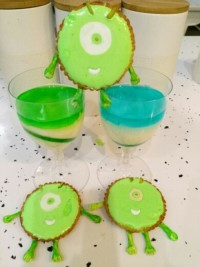 بیسکویت با تزئین ایسینگ