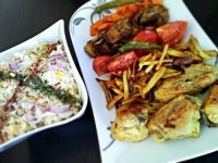 مرغ با سبزیجات مزه دار شده