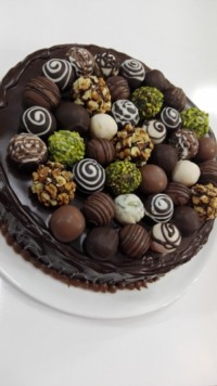 کیک شکلاتی با رویه موکا