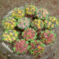 کاپ کیک با تزیین باترکریم