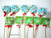 بیسکویت با تزیین ایسینگ