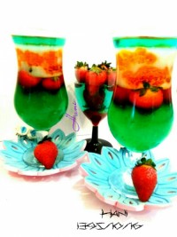 ژله توت فرنگی ژاپنی
