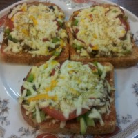 پیتزا با نان تست