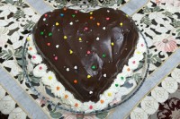 کیک وانیلی با روکش گاناش