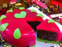 برش خورده کیک با روکش ژله