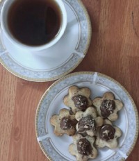 شیرینی فندقی شکلاتی