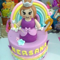 کیک با فوندانت