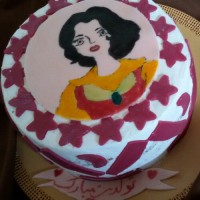 کیک شیفون با روکش خامه و فوندانت