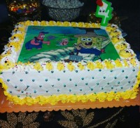 کیک خامه ای تصویری با فیلینگ موز وگردو