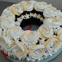 کیک شکلاتی خامه ایی