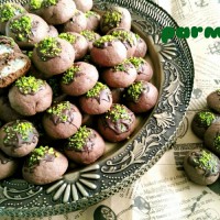 شیرینی شکلاتی با مغز نارگیل