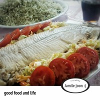 سبزی پلو با ماهی شکم پر