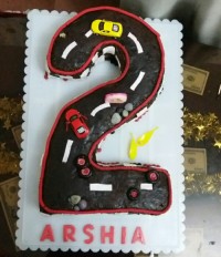 کیک تولد با روکش گاناش