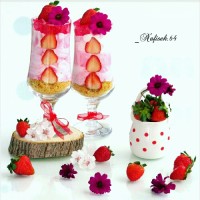 پارفه توت فرنگی و چیز کیک